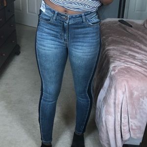 High Wasted Jeans